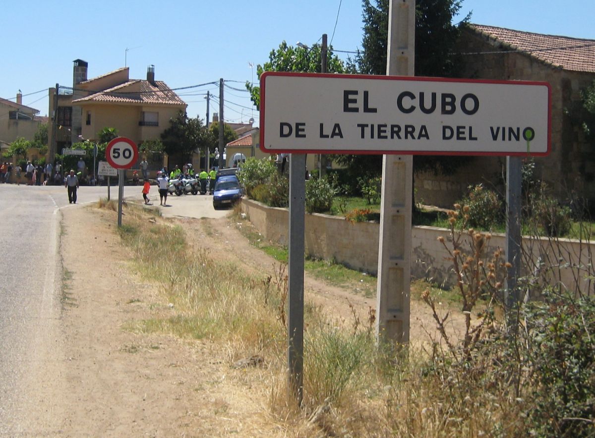 EL CUBO DE LA TIERRA DEL VINO el cubo de la tierra del vino:
